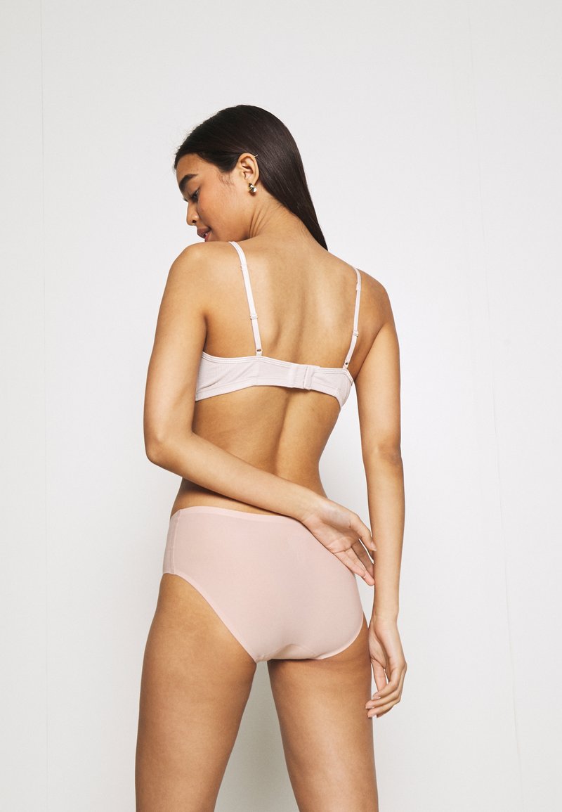 Chantelle SOFTSTRETCH SHORTY - Panties - Soft Pink
