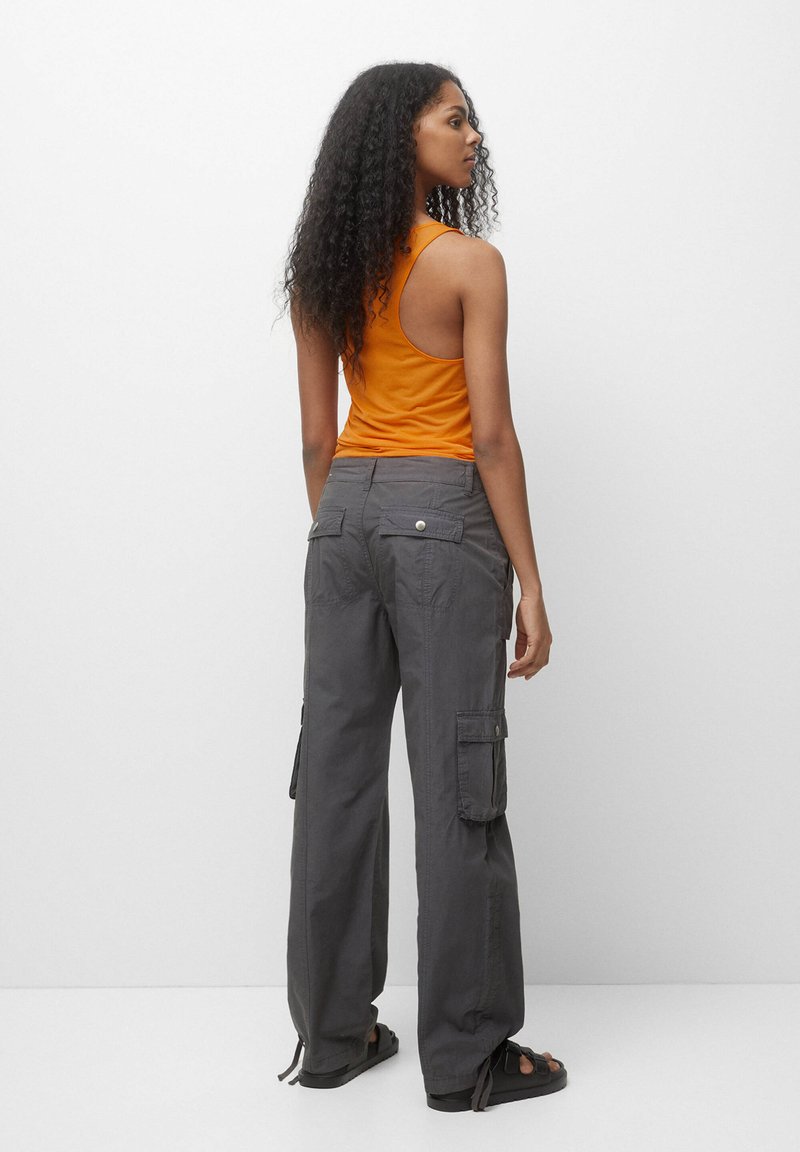 PULL & BEAR WITH ZIPS - Cargohose - Dark Grey