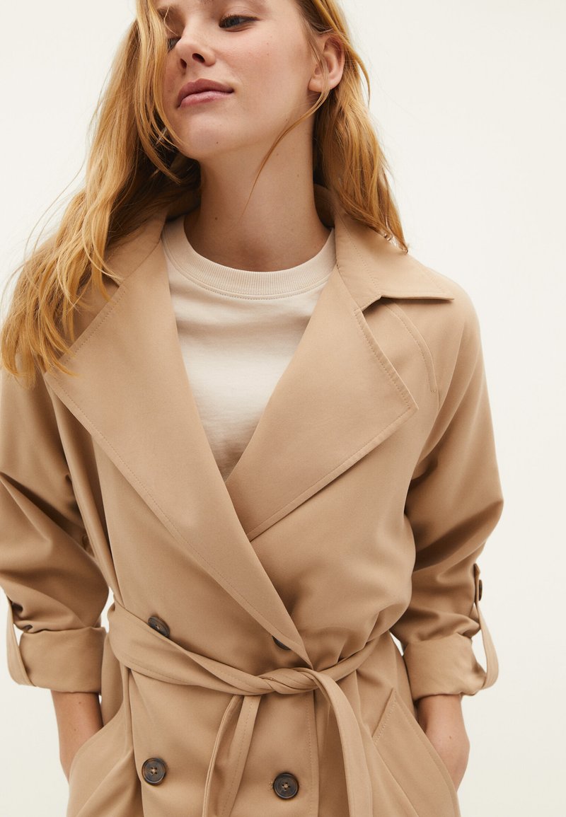 Stradivarius Trenchcoat - Stone