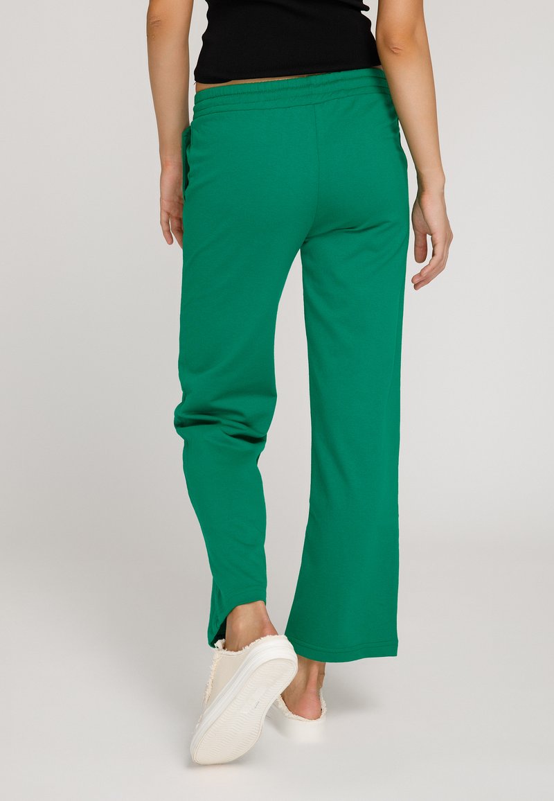  LOOSE FITTING - Jogginghose - Green