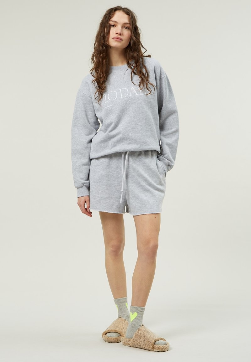  BOTTOMS - Shorts - Light Grey Melee