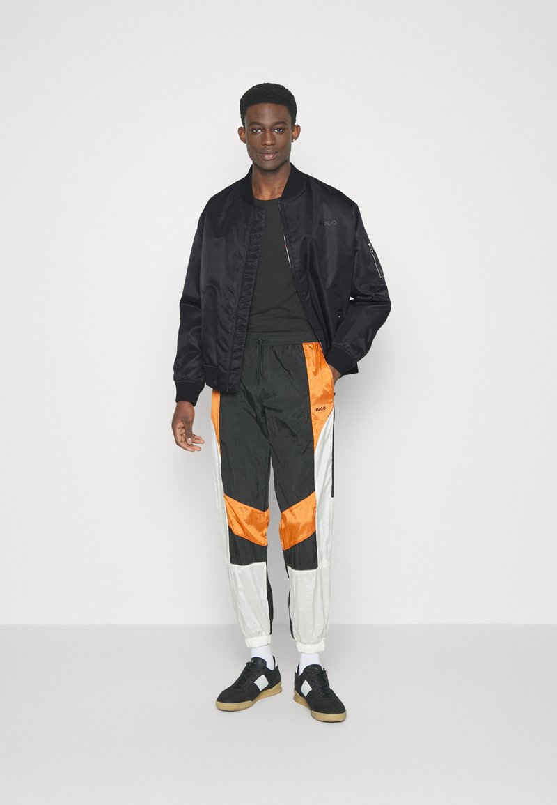 Hugo Bomberjacke - Black