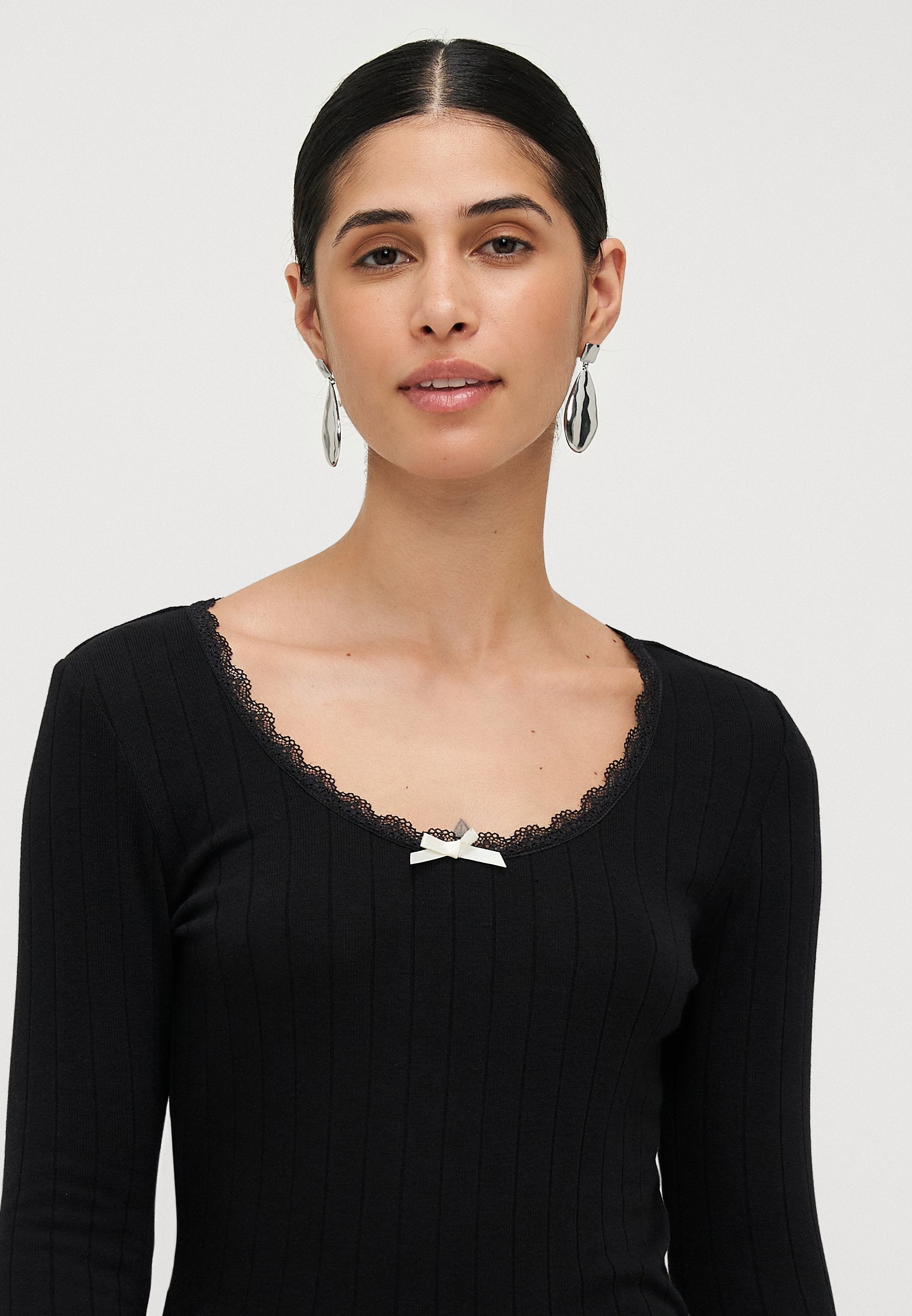 ONLY Petite ONLLAIKA U NECK - Long Sleeved Top - Black