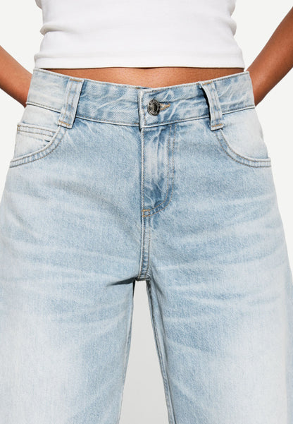 BERSHKA BALLOON - BAGGY - Relaxed Fit Jeans - Light Blue Denim