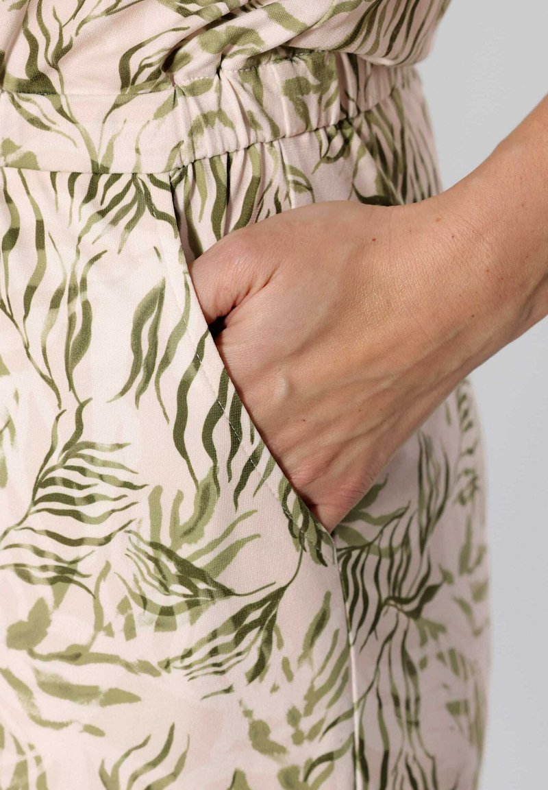  OVERALL - Jumpsuit - Ecrulindgrün