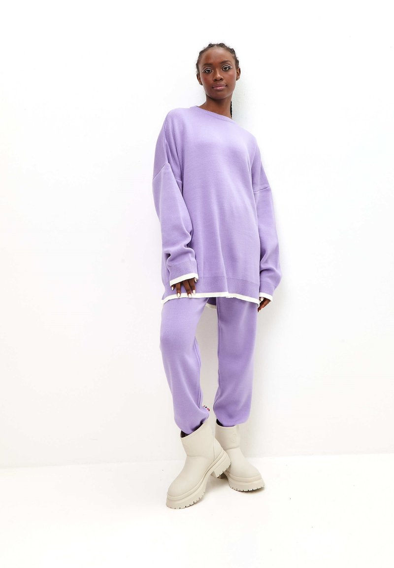  OVERSIZED JOGGER SET - Jogginghose - Lilac