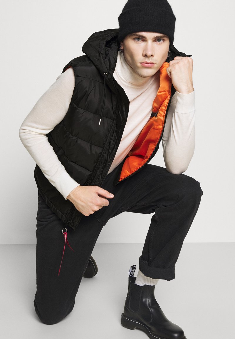 Alpha Industries HOODED PUFFER VEST - Weste - Black