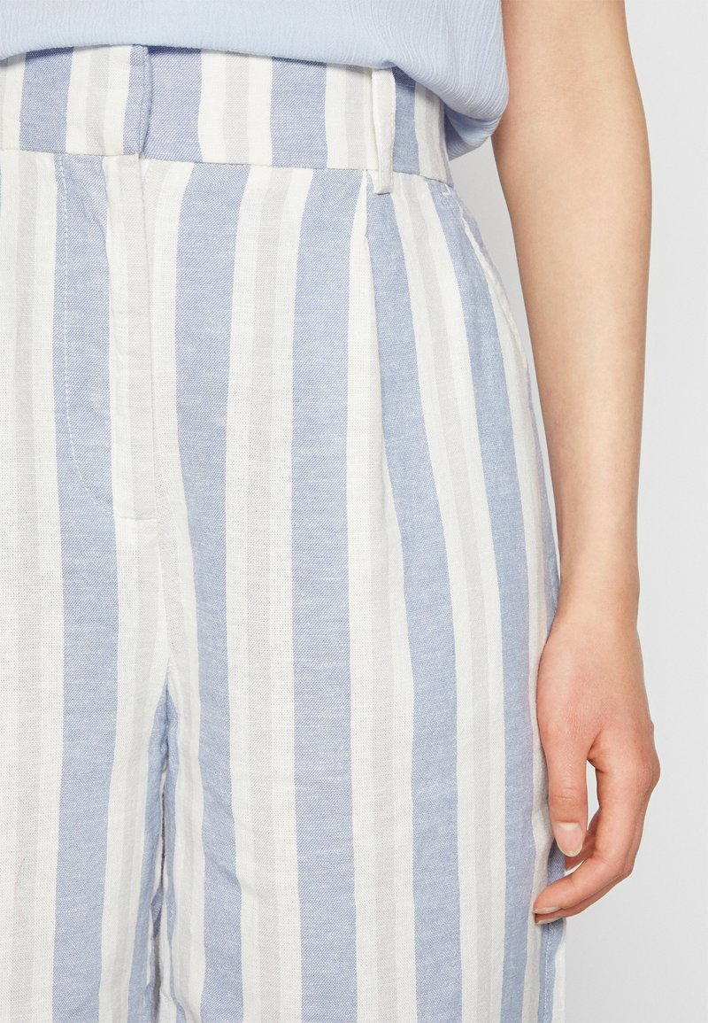 ONLY ONLCARO LONG - Shorts - English Manor Stripes/cloud Dancer/gray Violet