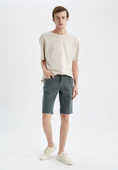 DeFacto REGULAR FIT - Jeans Shorts - Green