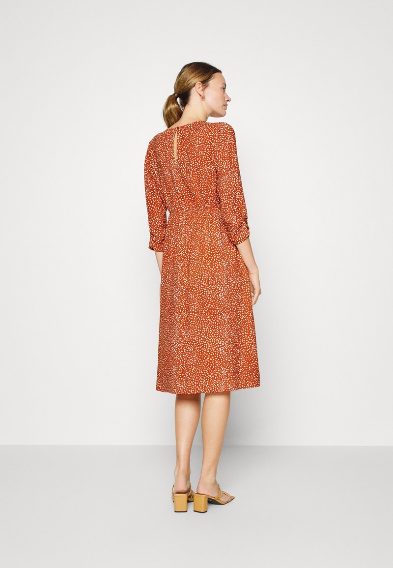 Mamalicious MLHELLA DRESS - Jerseykleid - Bombay Brown