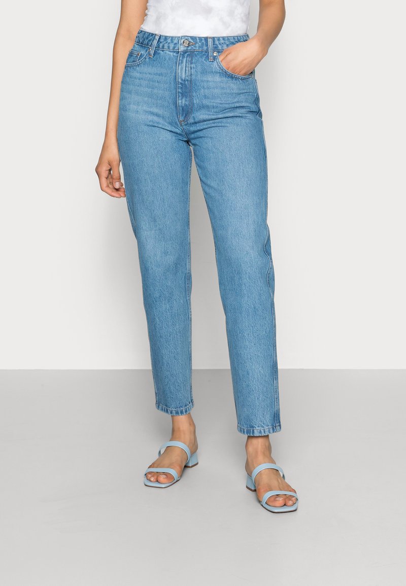 Gestuz DENA MOM JEANS - Jeans Straight Leg - Washed Mid Blue