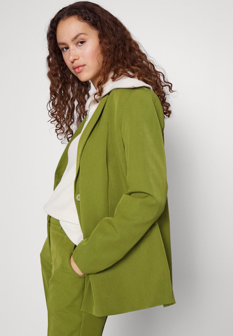 Minimum ARKY - Kurzmantel - Calla Green
