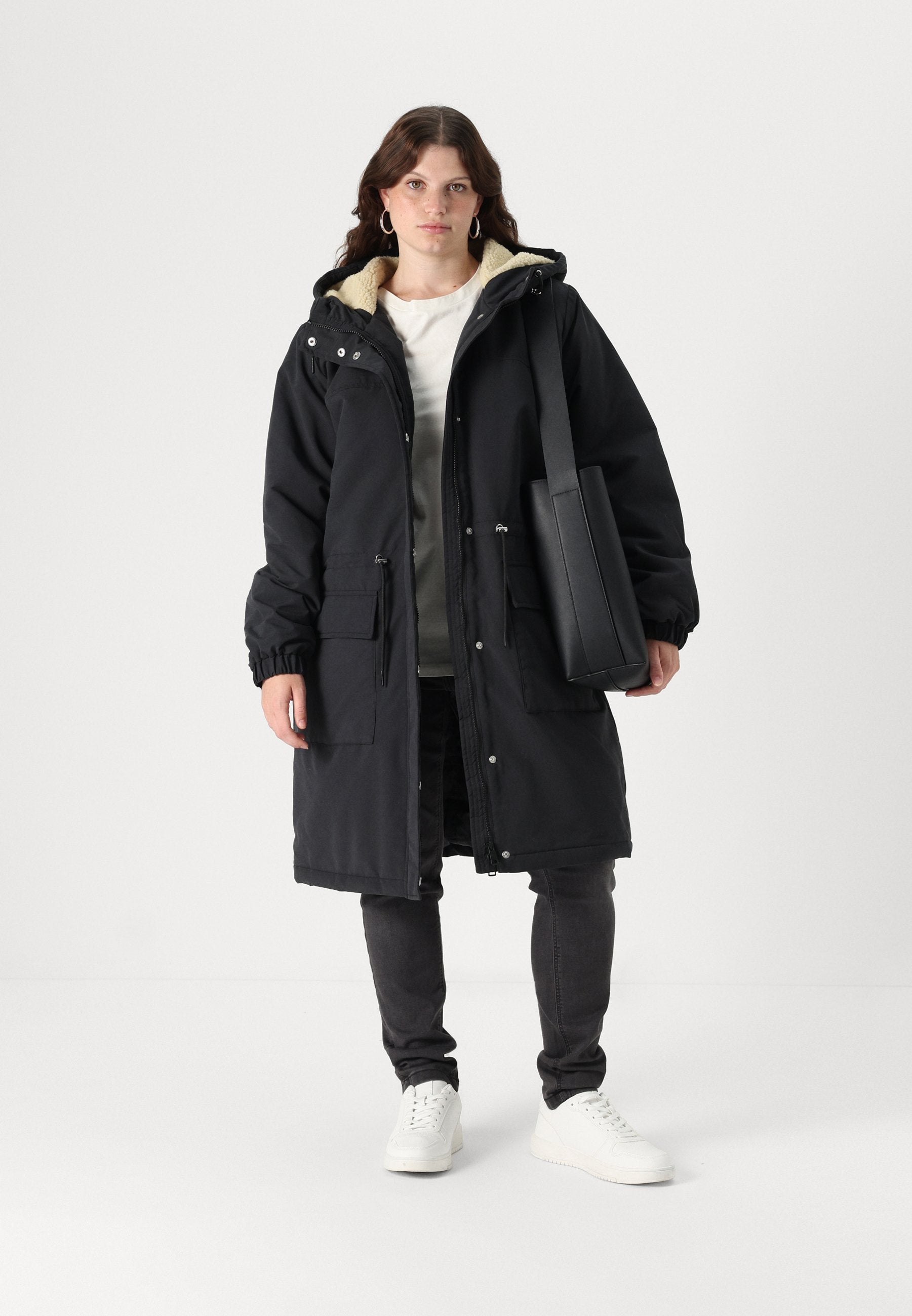 Vero Moda Curve VMCALMA - Parka - Black