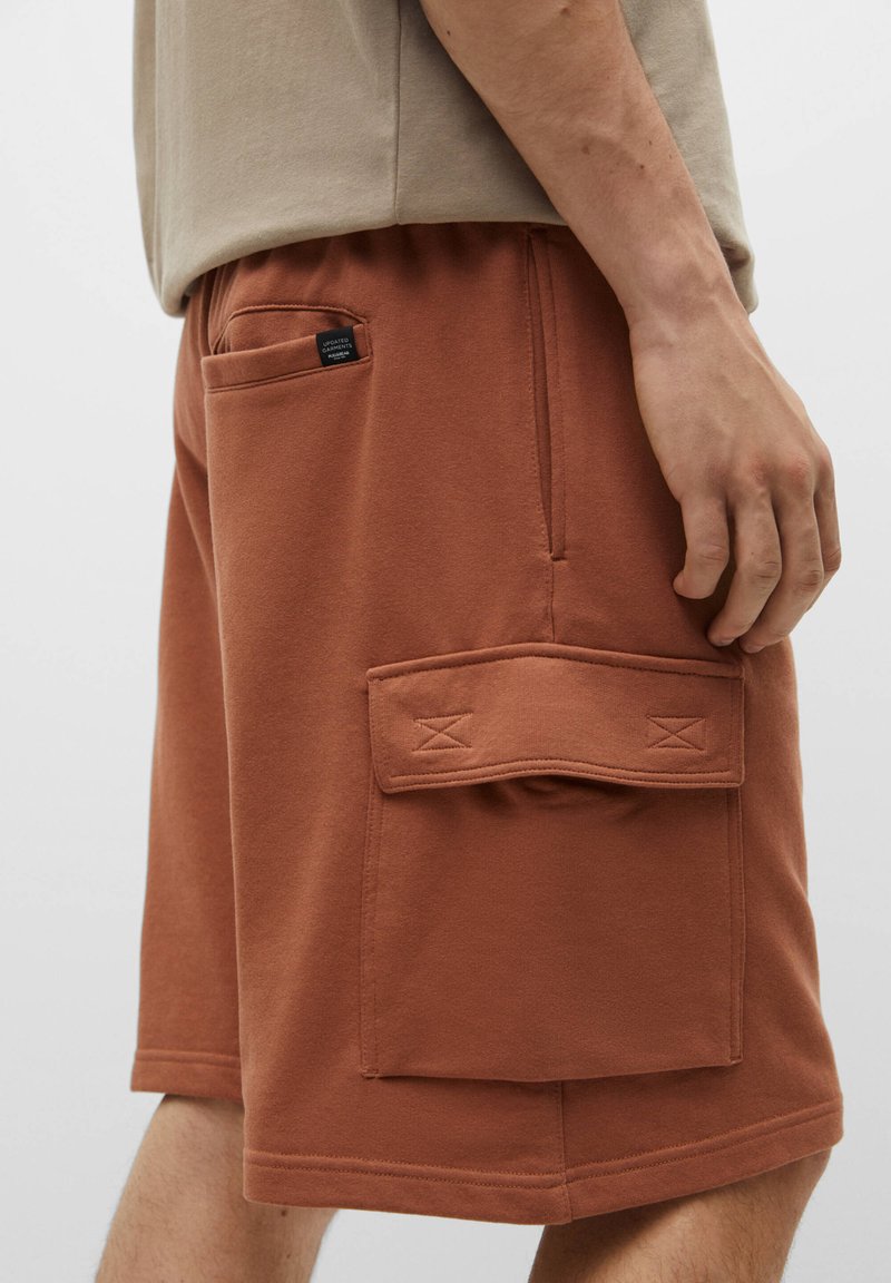 PULL & BEAR BERMUDA STRAIGHT - Shorts - Orange