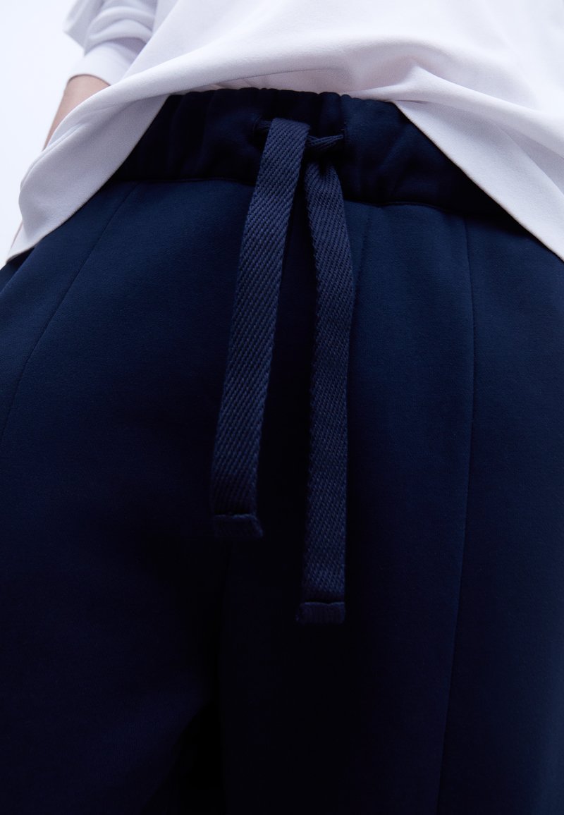 ADOLFO DOMINGUEZ Jogginghose - Navy Blue