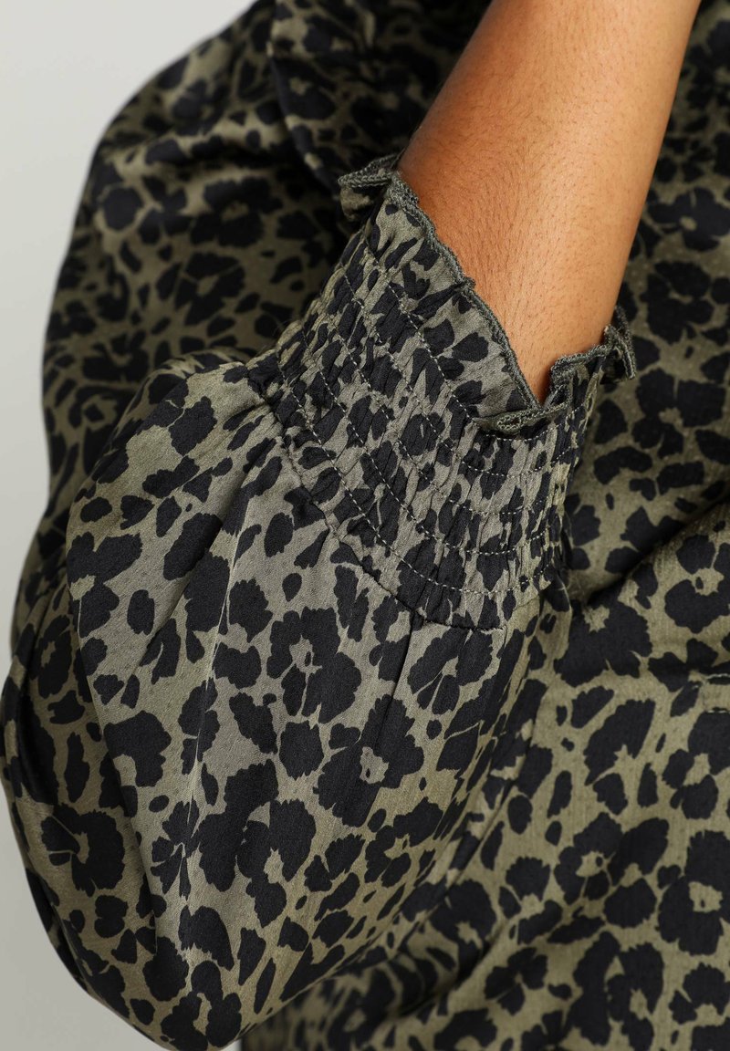  ANIMAL ET SMOCKS - Freizeitkleid - Khaki