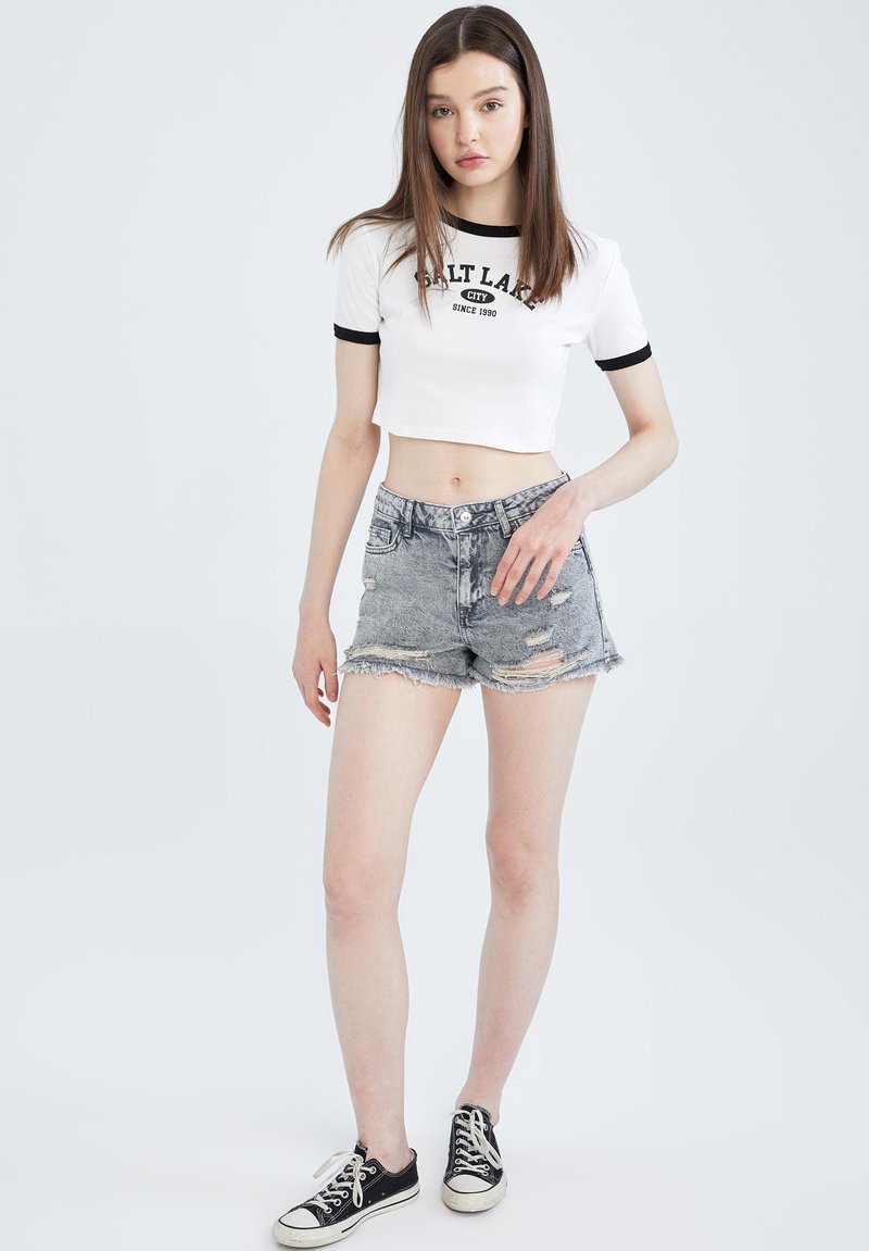 DeFacto HOT SHORT - Jeans Shorts - Grey