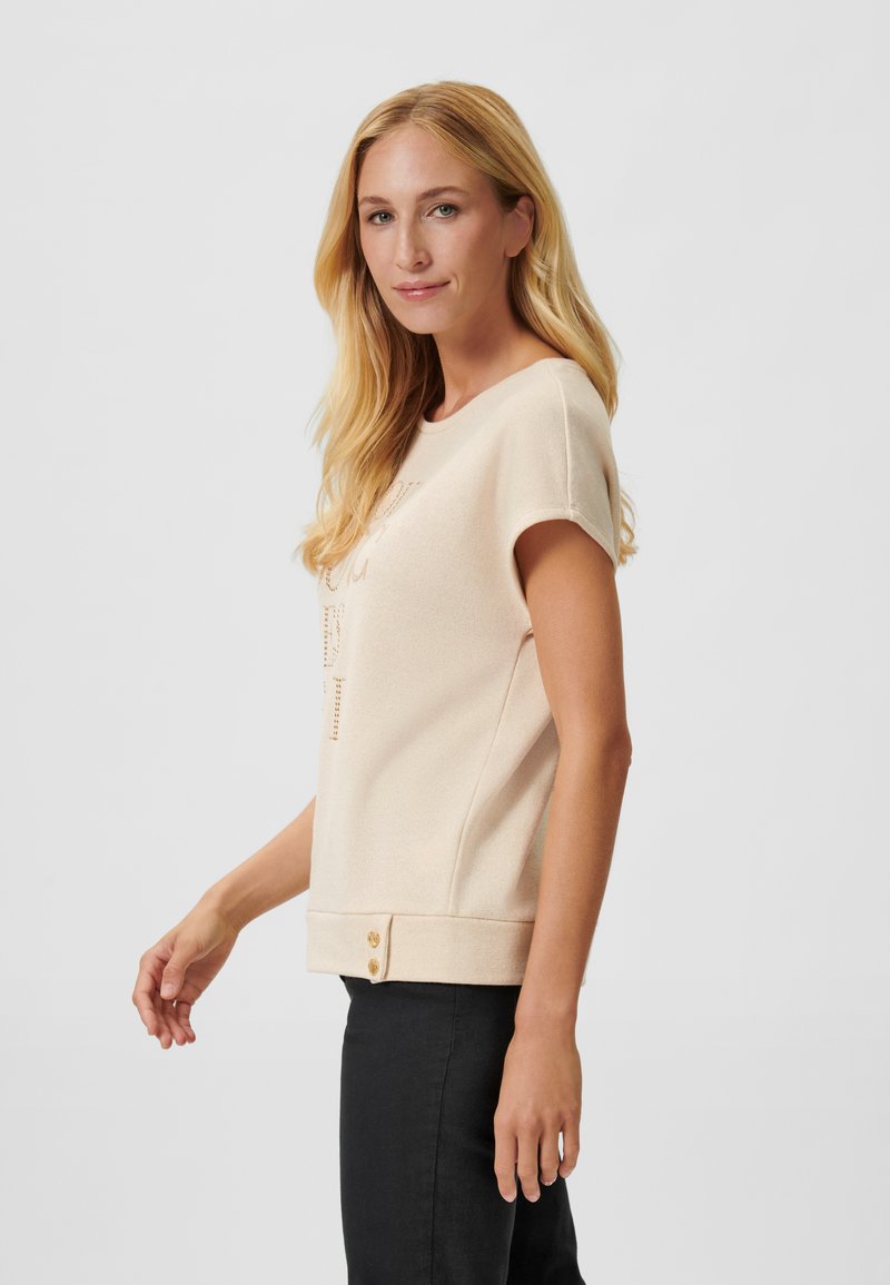  MIT DEKOSTEINEN - T-Shirt Print - Champagner