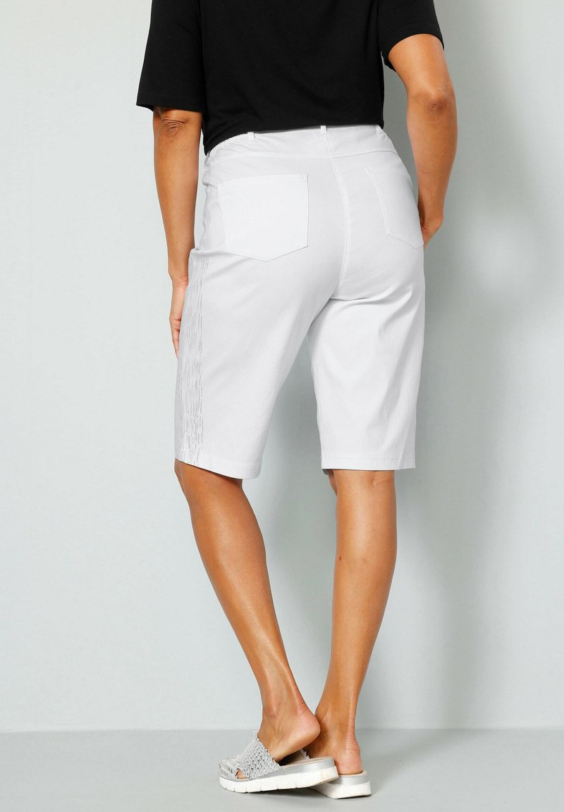  BERMUDA - Shorts - Weiß