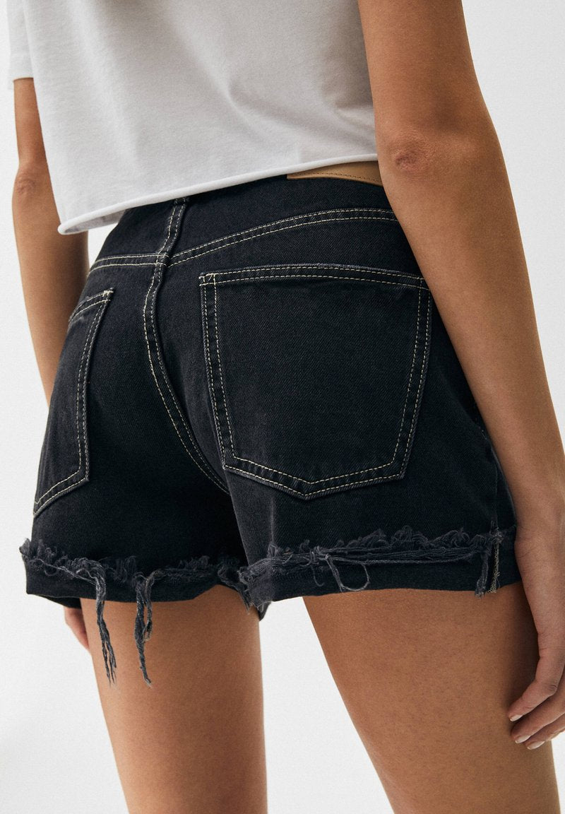 PULL & BEAR MID RISE - Jeans Shorts - Black