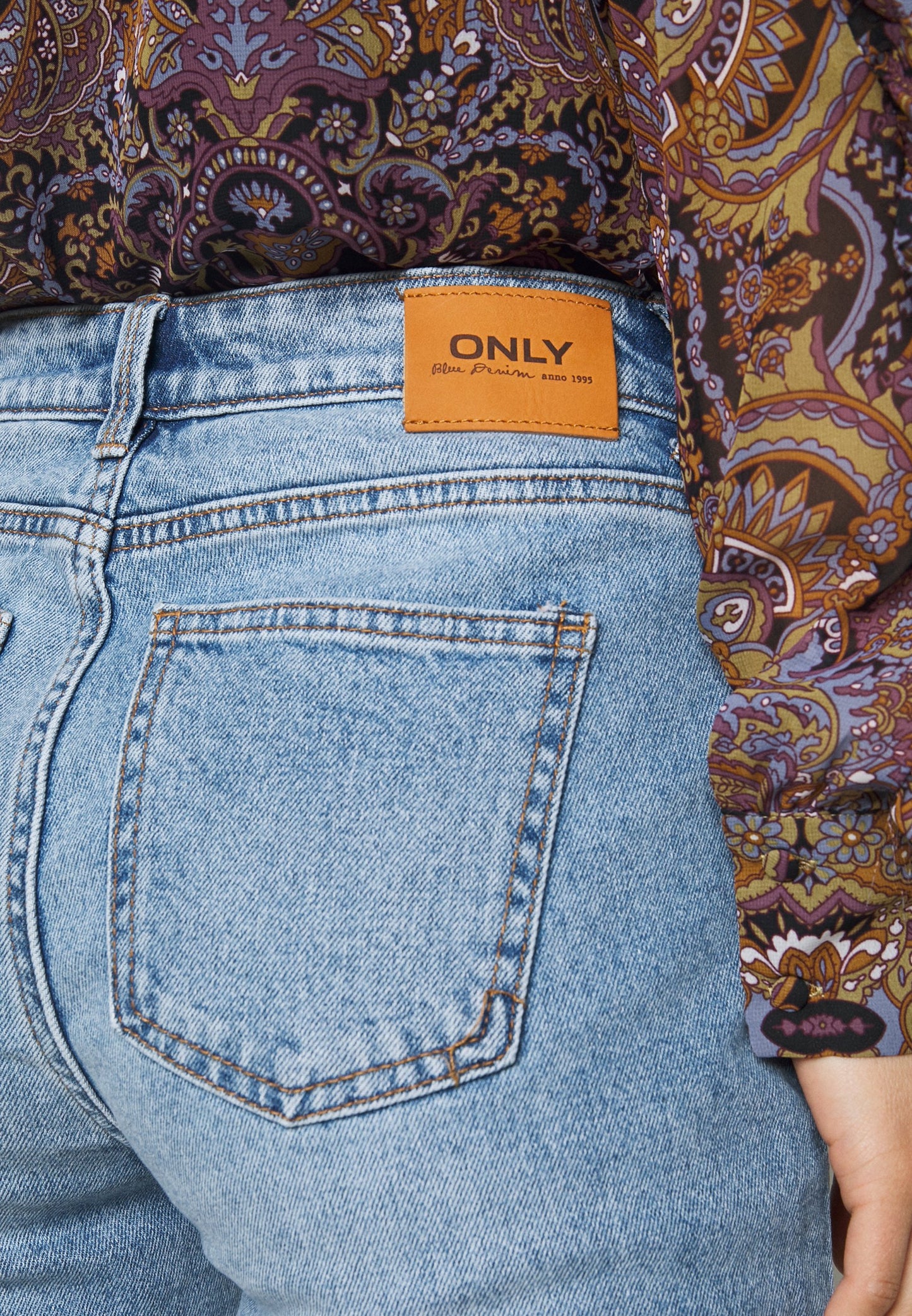 ONLY Petite ONLEMILY LIFE ANKLE - Straight Leg Jeans - Medium Blue