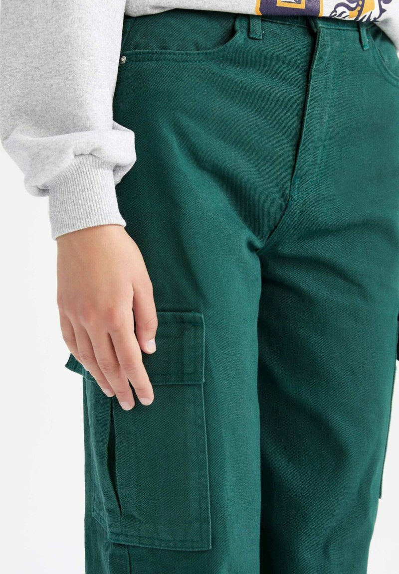 DeFacto WIDELEG - Cargohose - Green