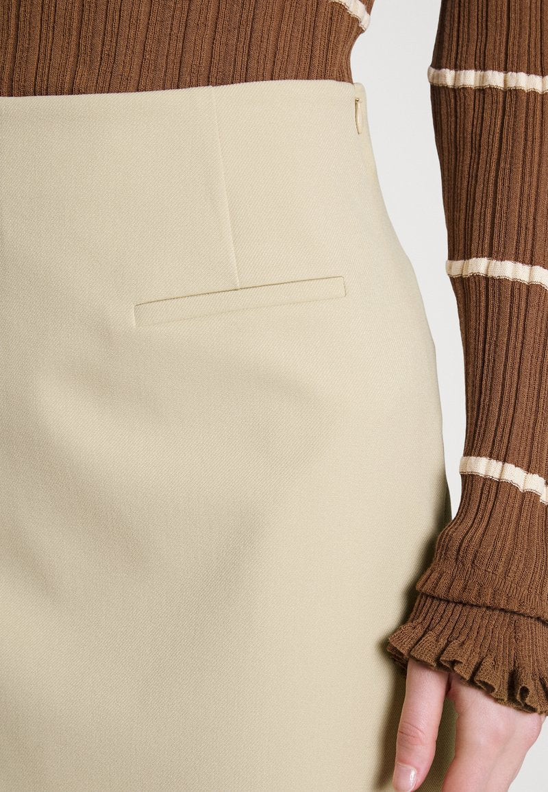 Hugo RABINAS - Shorts - Medium Beige