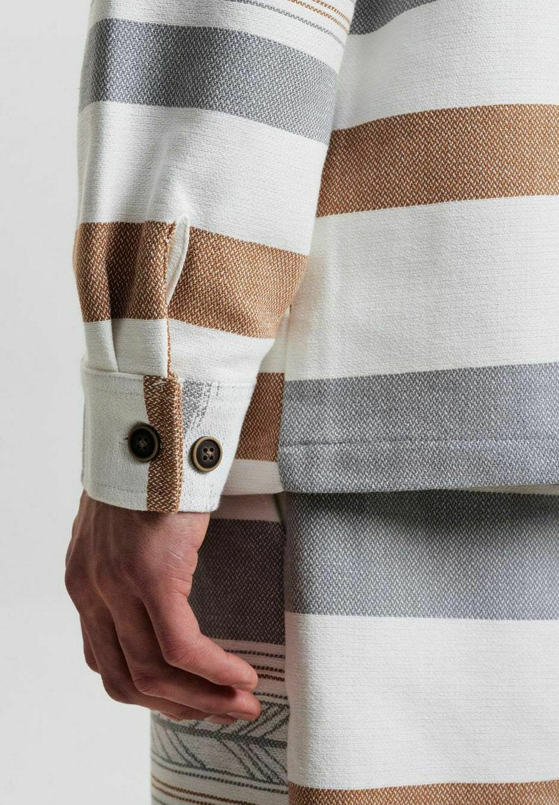 Anerkjendt AKOTTO JACQUARD OS - Leichte Jacke - Wood Thrush