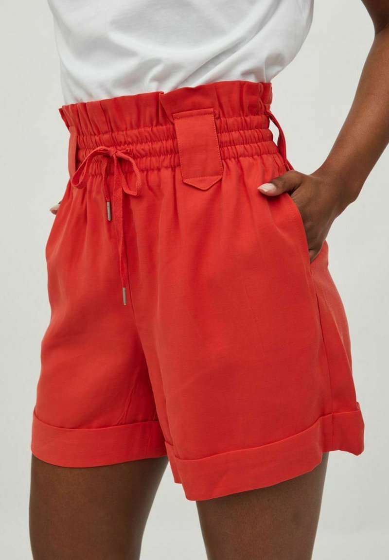 Vila Shorts - Valiant Poppy