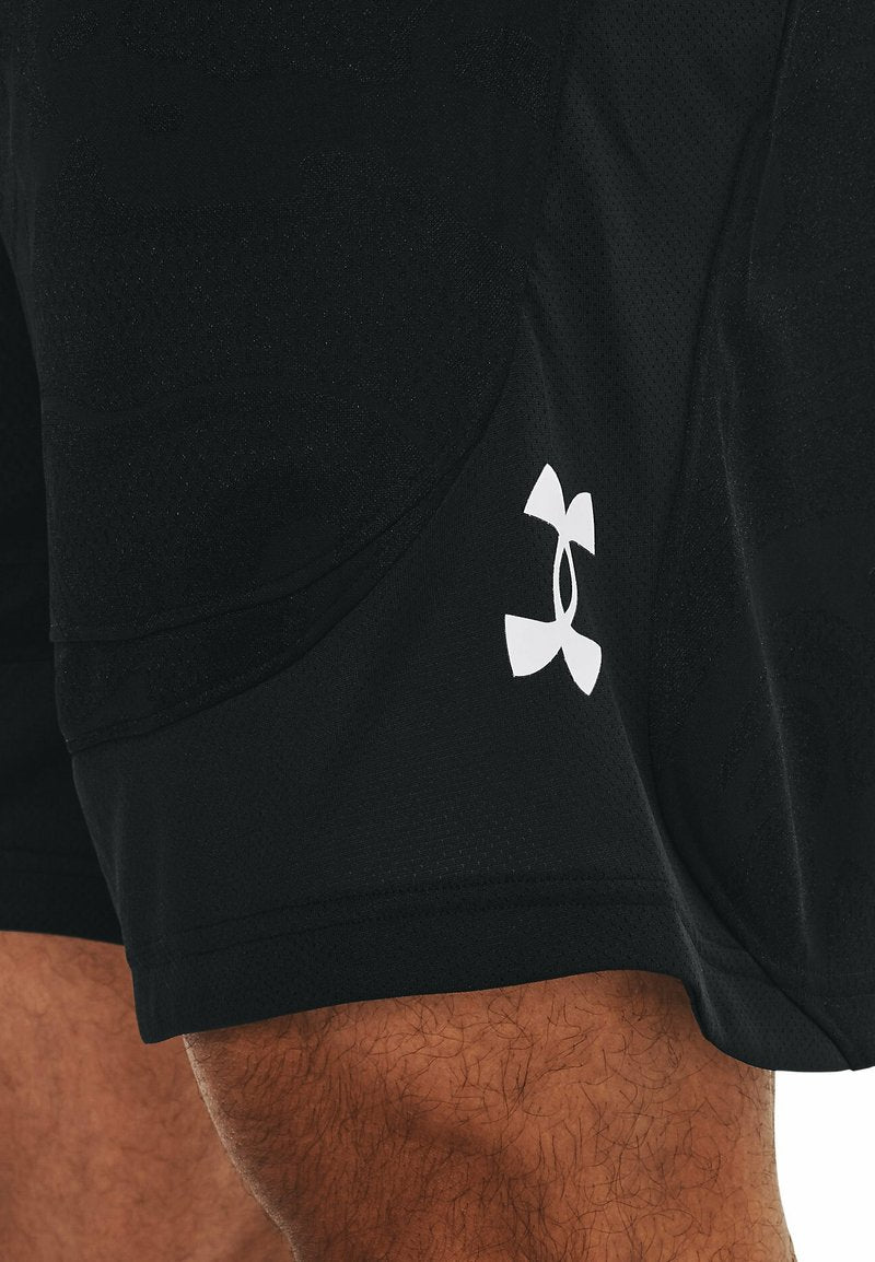 Under Armour HEATWAVE HOOPS - Kurze Sporthose - Black