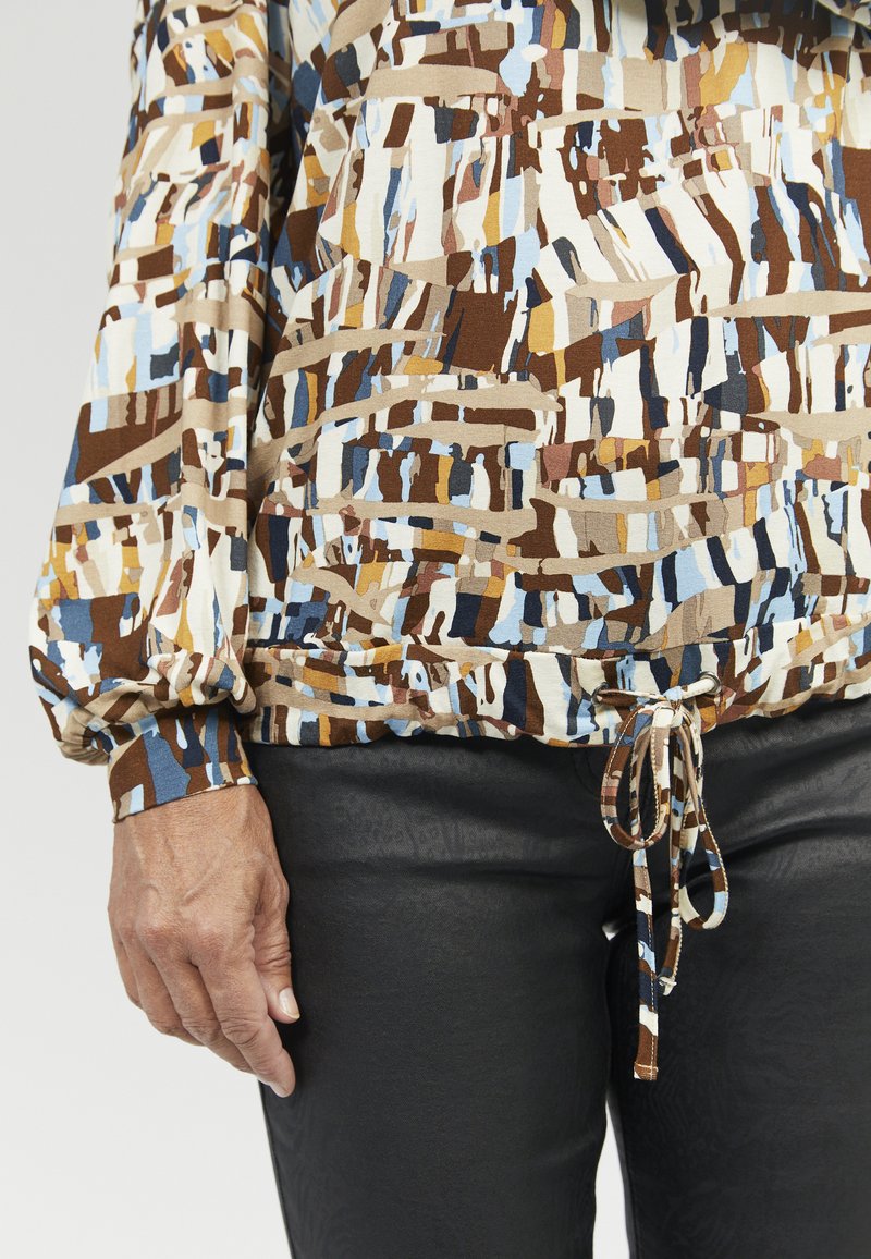  ROUND NECKLINE - WITH PRINT - Bluse - Bison