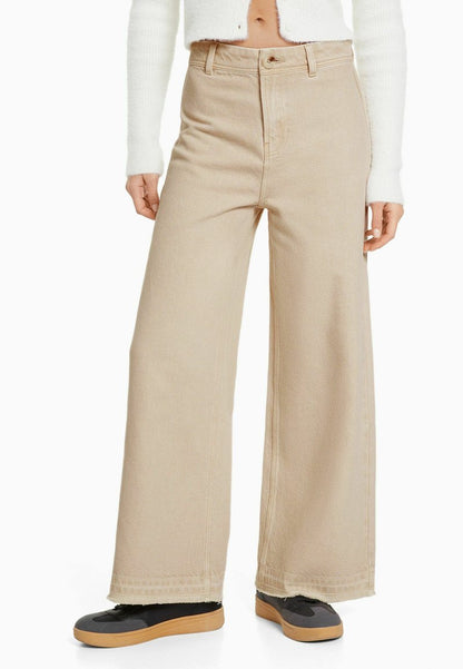 BERSHKA CULOTTES - Flared Jeans - Sand