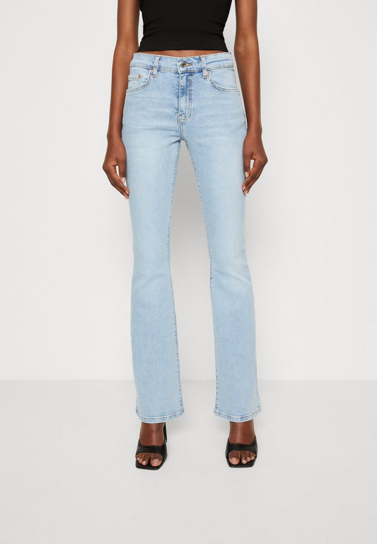 Gina Tricot LOW WAIST - Jeans Bootcut - Sky Blue