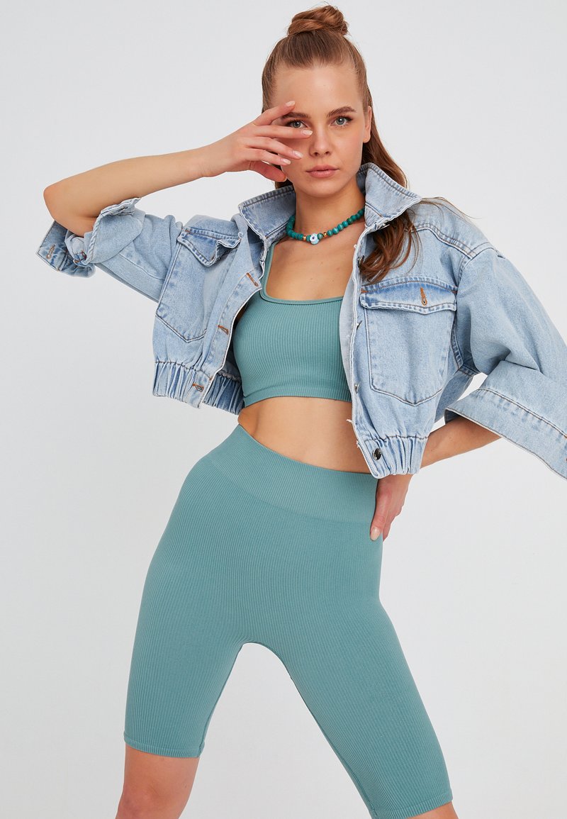  SEAMLESS FITNESS - Shorts - Grün