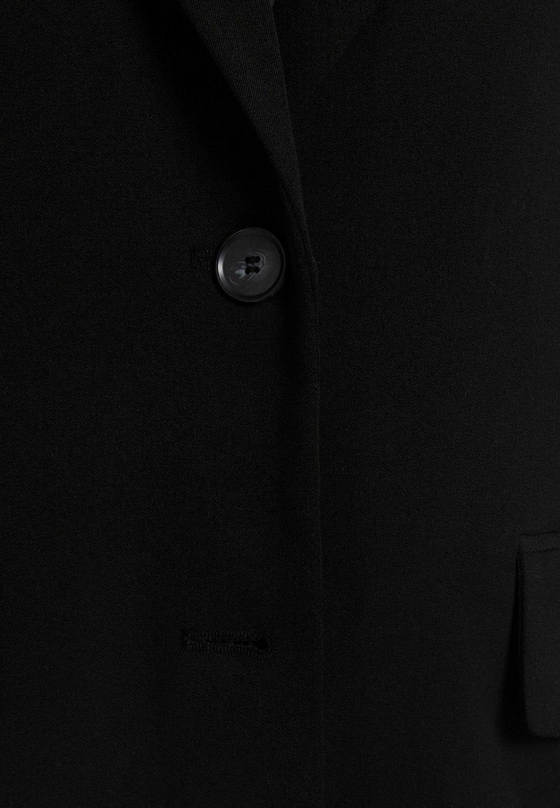 BERSHKA TAILORED CUT - Kurzmantel - Black