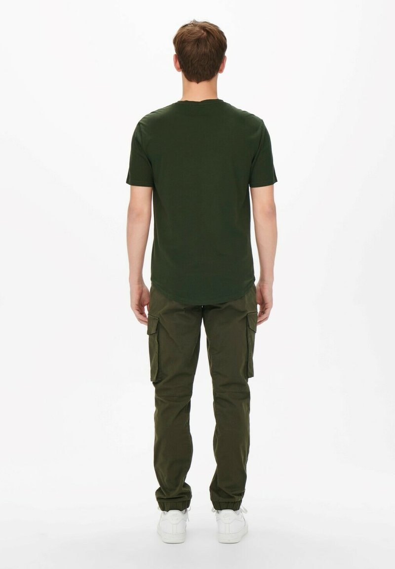 Only & Sons KURZARM ONSMATT - T-Shirt Basic - Dunkelgrün